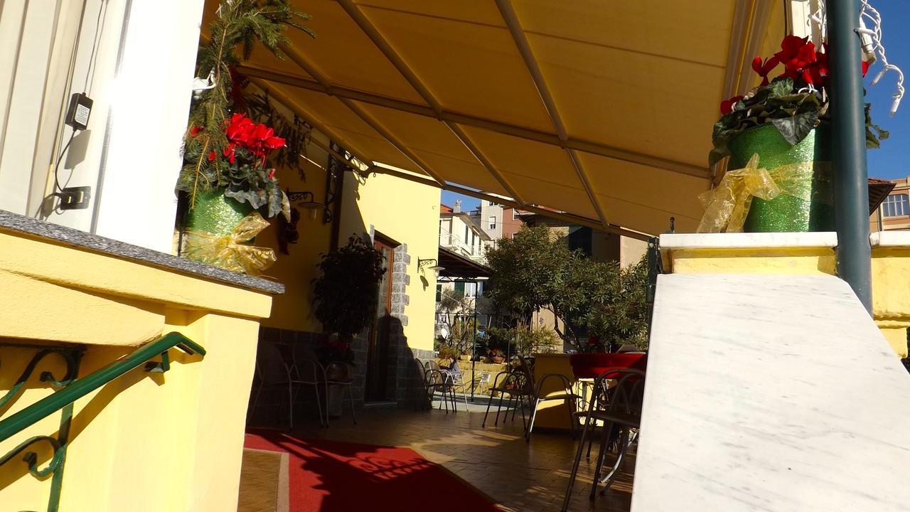 Hotel Azzurro Varazze Kültér fotó