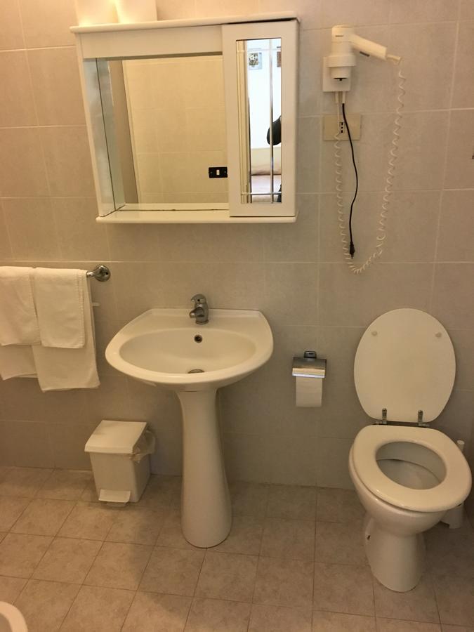 Hotel Azzurro Varazze Kültér fotó