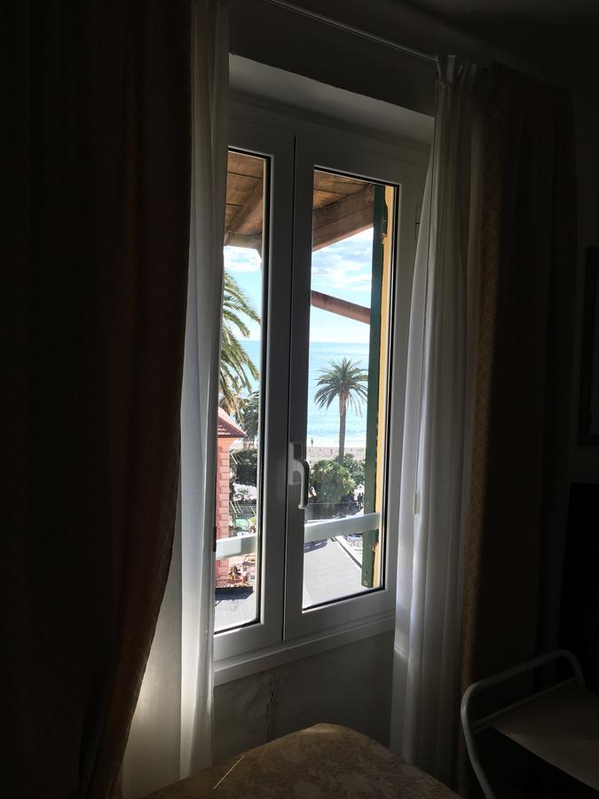 Hotel Azzurro Varazze Kültér fotó